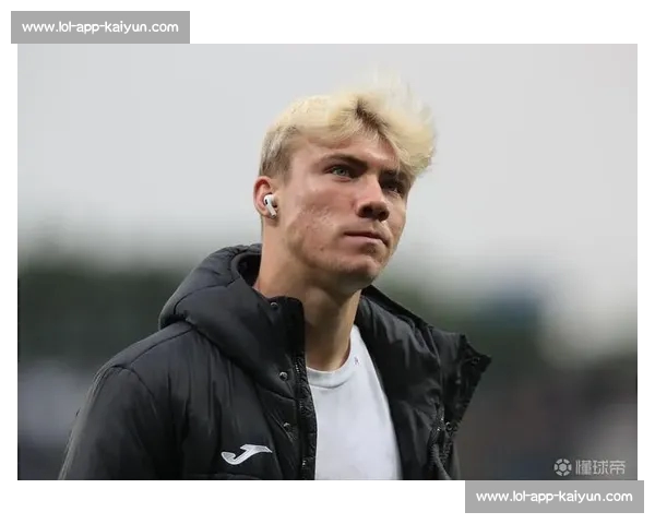 斯基拉:曼联询价道格拉斯・路易斯,尤文坚拒 5000 万回购条款