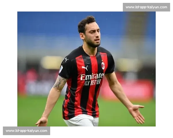 加拉塔萨雷主席澄清:与恰尔汗奥卢的交流纯属偶然,非转会谈判 加拉塔萨雷主席澄清:与恰尔汗奥卢的交流纯属偶然,非转会谈判