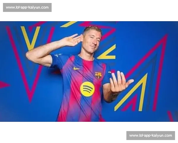 米兰锋线新援建议签国家队队友 热那亚铁卫明确表态：我哪儿也不去